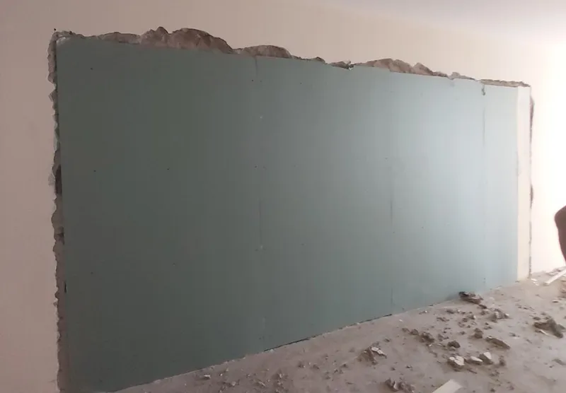 Khoét Vá Lỗ Tường Thạch Cao