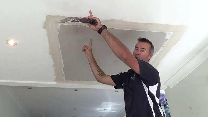 Vá Trần Thạch Cao Bị Thủng