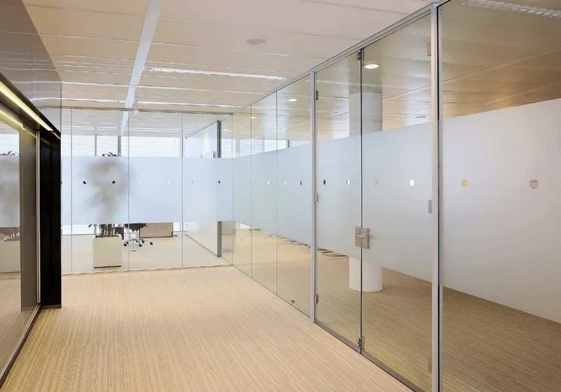 Vách Kính Ngăn Phòng